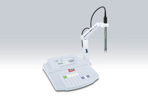  Benchtop pH Meter